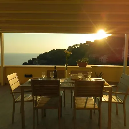 アパート Domus Terrazza Vista Mare 2 Jacuzzi *